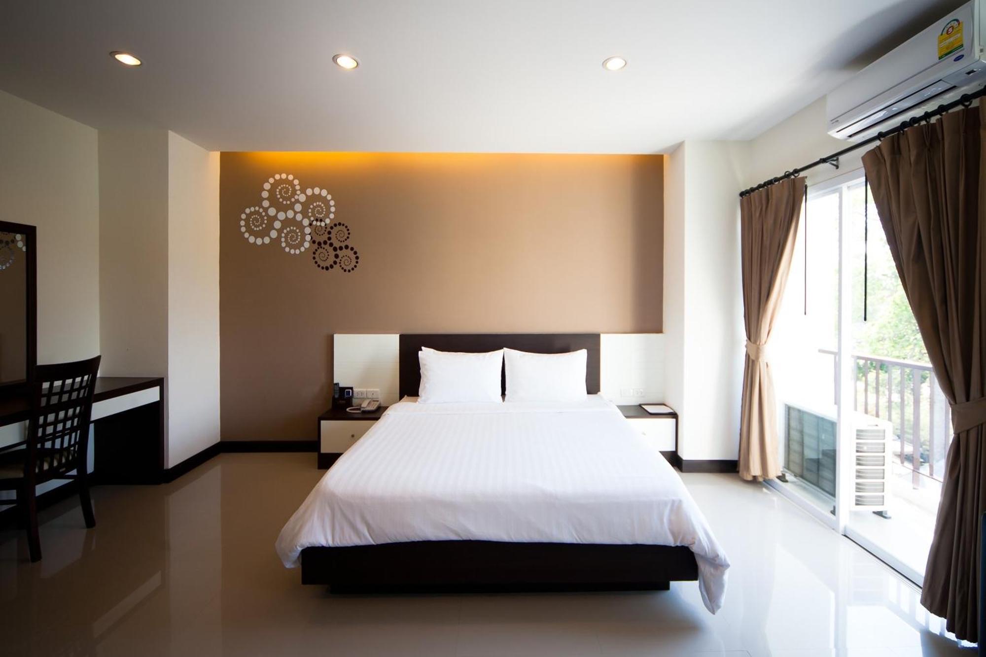 Phavina Hotel Rayong Sha Extra Plus Exterior photo