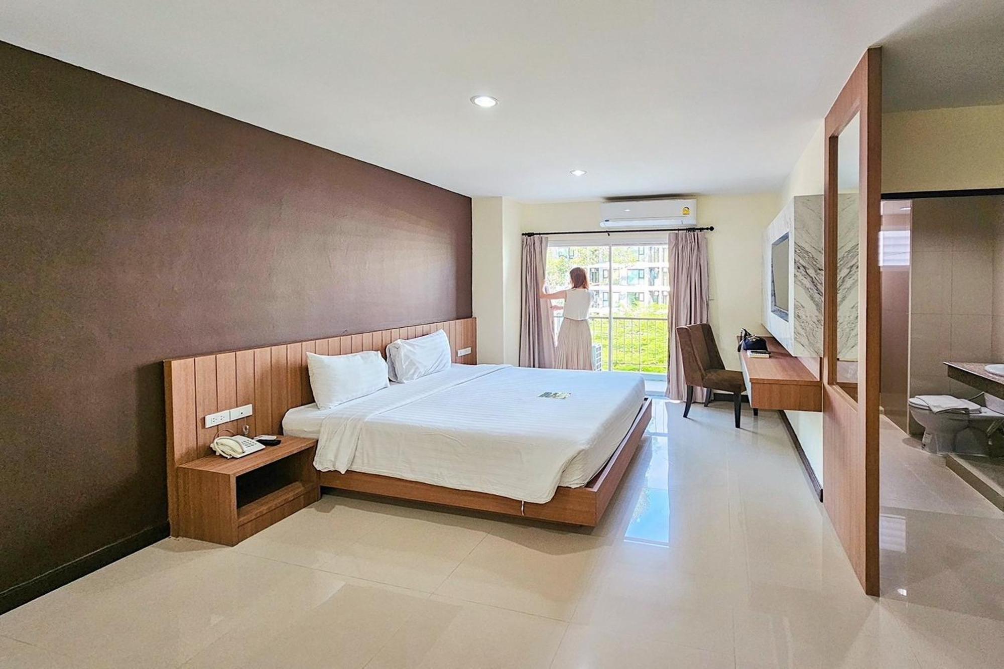 Phavina Hotel Rayong Sha Extra Plus Exterior photo